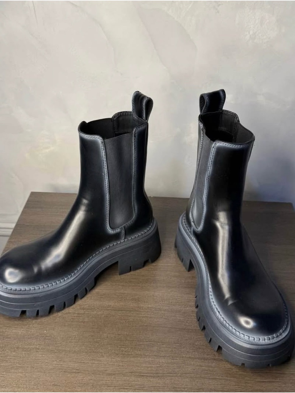 Zara Black Chunky Chelsea Boots